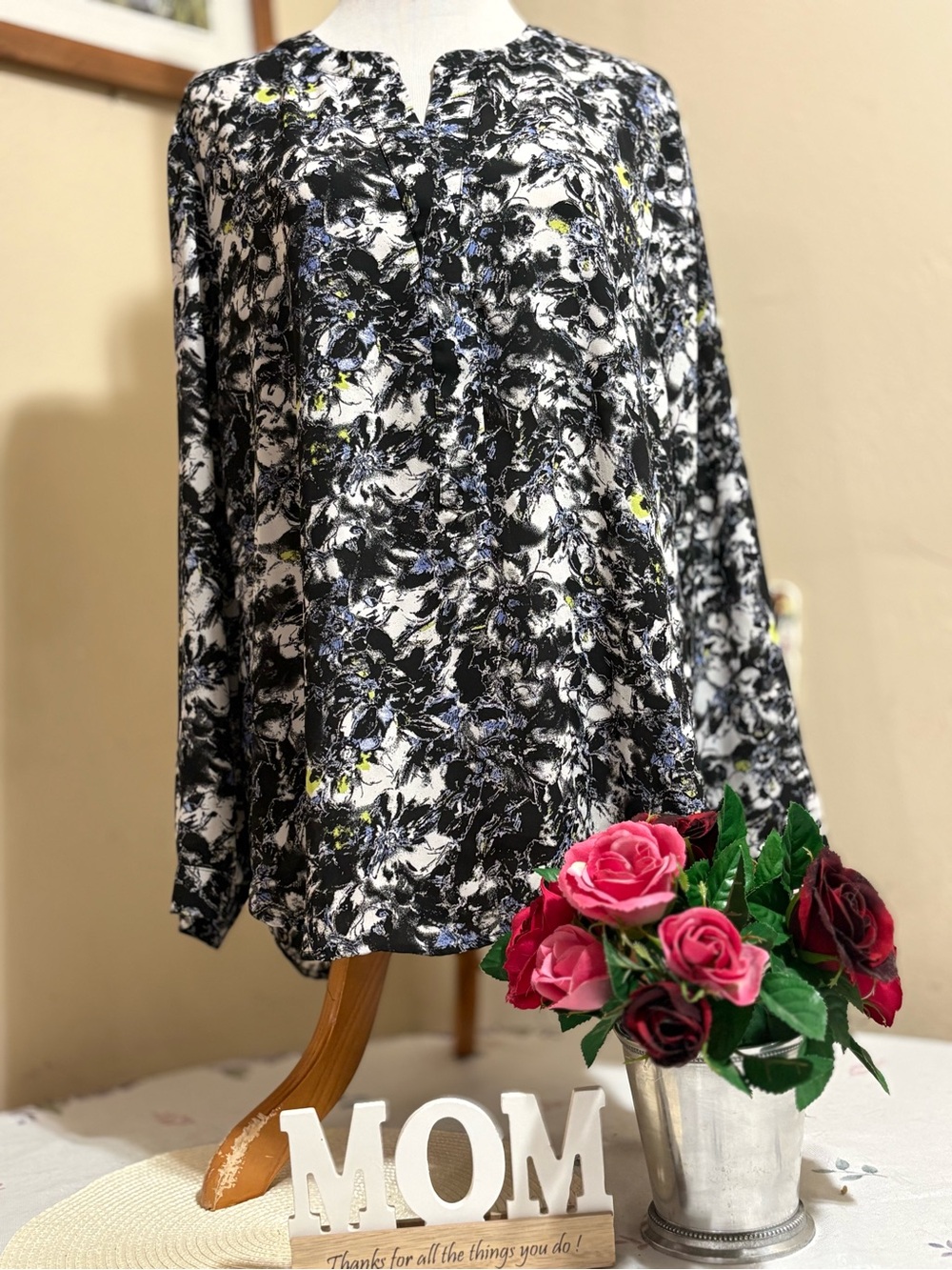 Womens Black & White Abstract Print Blouse